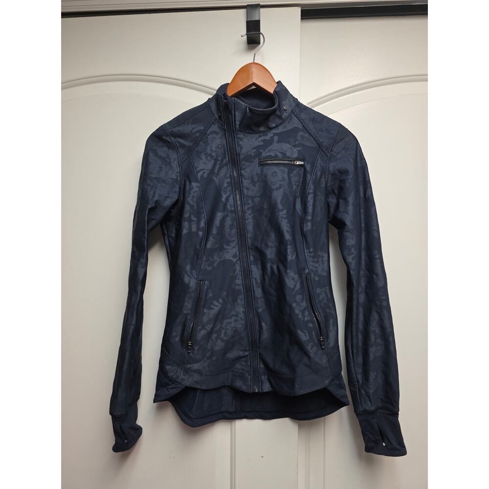 Lululemon keep it up laceoflage embossed blue inkwell jacket Sz 4